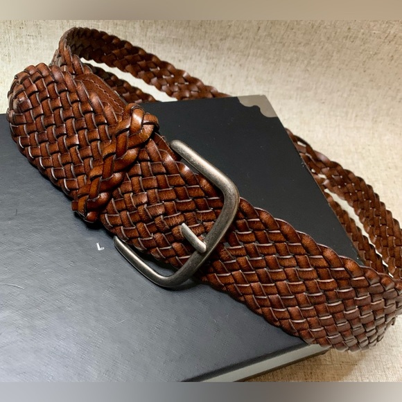 🦋Leather belt, interwoven, it is wide. Sz small🦋#CDP - Picture 4 of 16